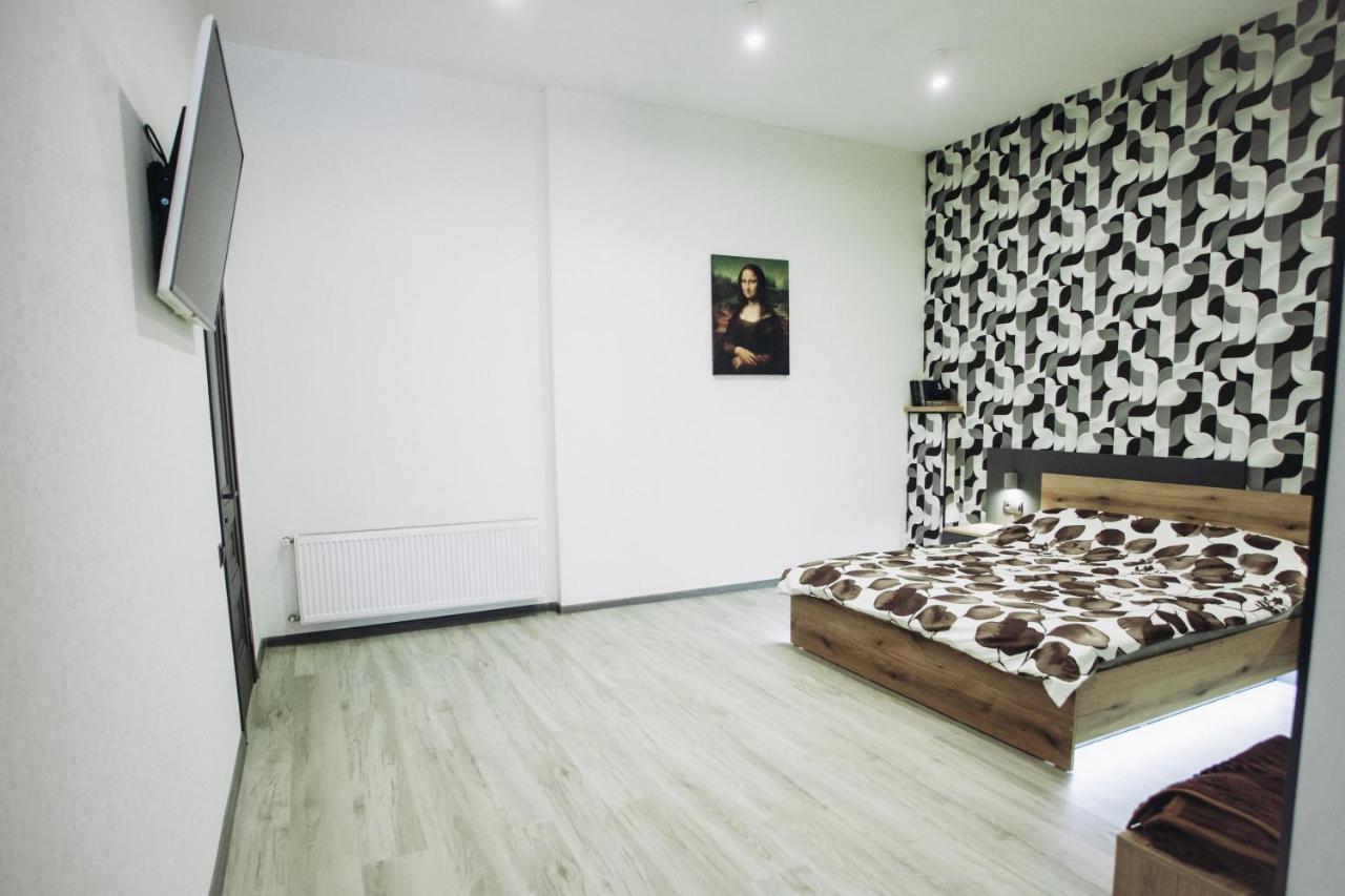 Loft De Luxe Apartments Vinnytsia Bagian luar foto